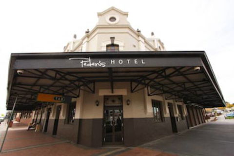 Peden's Hotel - Accommodation Whitsundays 0