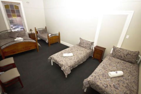 Peden's Hotel - Accommodation Whitsundays 4
