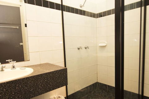 Peden's Hotel - Accommodation Whitsundays 3
