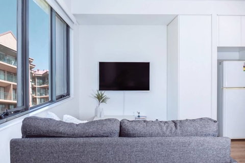 E06-darling Harbour Studio - Accommodation Whitsundays 1