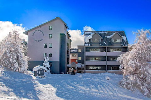 Snow Ski Apartments 32 - Accommodation Whitsundays 3
