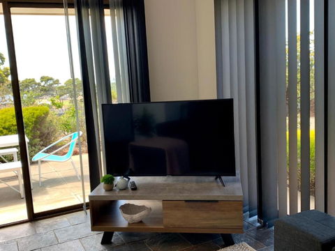 Nepean View - Accommodation Whitsundays 6