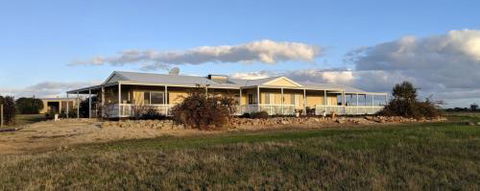 A Better Life Animal Sanctuary FarmStay Private Two Bedrooms Lounge Room & Bathroom & Toilet Shared Kitchen - Accommodation Whitsundays 0