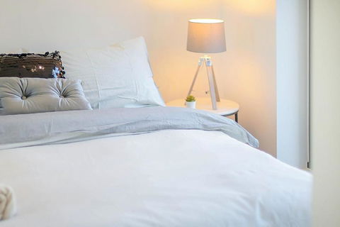 A Cozy & Stylish Suite Near Melbourne Central - Accommodation Whitsundays 2