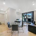 A Cozy & Stylish Suite Near Melbourne Central - Accommodation Whitsundays 0