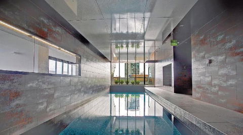 A Modern 2BR CBD Apt City Views FREE Parking - Accommodation Whitsundays 4