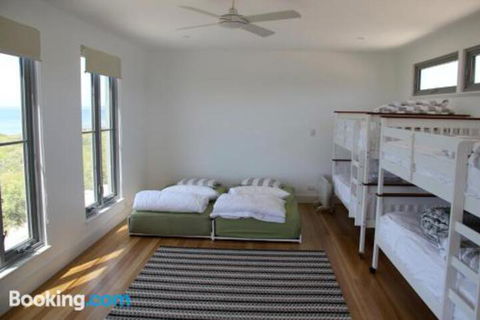 DEstrees Bay Beach House - Accommodation Whitsundays 5
