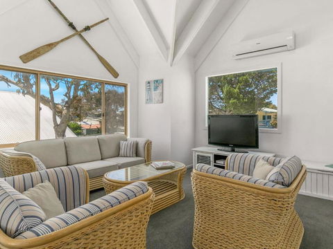 A La Plage - Accommodation Whitsundays 6