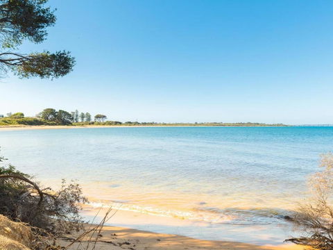 A La Plage - Accommodation Whitsundays 3