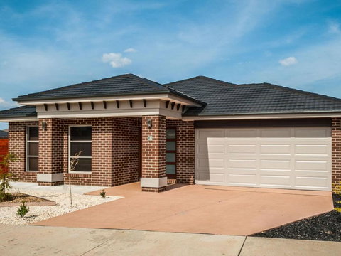 Valencia - Accommodation Whitsundays 3