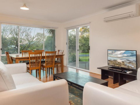 Sky Mirror Cottage - Accommodation Whitsundays 2