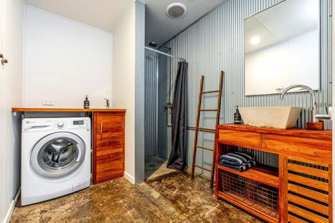 SUNSET BEACH SHACK On SURF - Accommodation Whitsundays 1