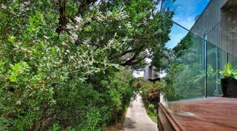 SURF Side SECRET INVERLOCH - Accommodation Whitsundays 6