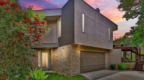 SURF Side SECRET INVERLOCH - Accommodation Whitsundays 0