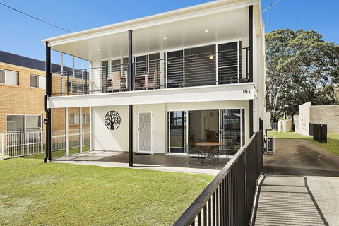 Ground Floor Air Conditioned Fabulous Waterviews Overlooking Pumicestone Passage - Accommodation Whitsundays 0