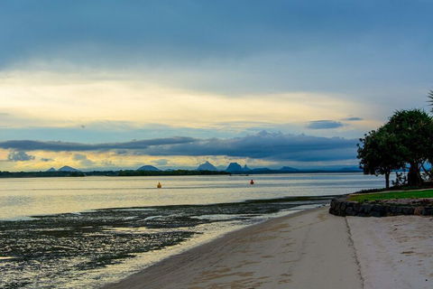 Ground Floor Air Conditioned Fabulous Waterviews Overlooking Pumicestone Passage - Accommodation Whitsundays 6