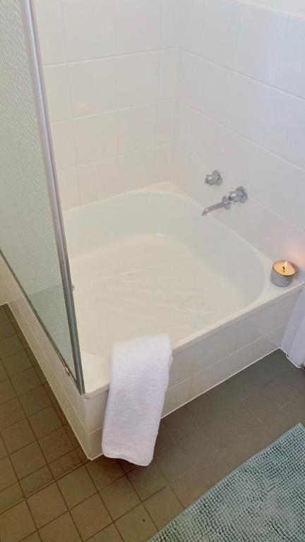 Honey At KI - Accommodation Whitsundays 2