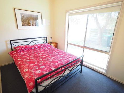 Sunset Deck Beach House Sandy Point - Accommodation Whitsundays 5