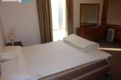 11 The Boulevarde Sandy Point - Accommodation Whitsundays 2