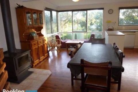 11 The Boulevarde Sandy Point - Accommodation Whitsundays 0
