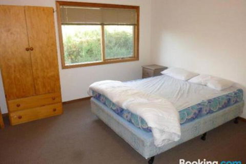 11 The Boulevarde Sandy Point - Accommodation Whitsundays 3