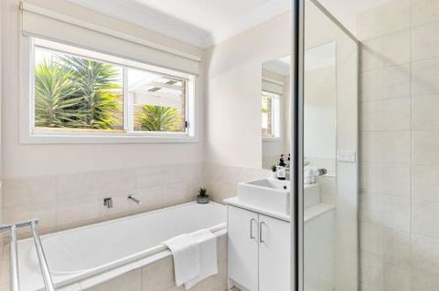 Rosebud Seaside Accommodation - Accommodation Whitsundays 5