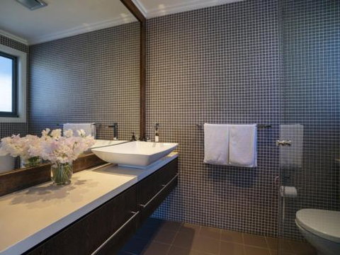 ARALUEN HOUSE Werri Beach 4pm Check Out Sundays - Accommodation Whitsundays 4