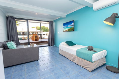Airlie Sun & Sand Accommodation 2 - Accommodation Whitsundays 4