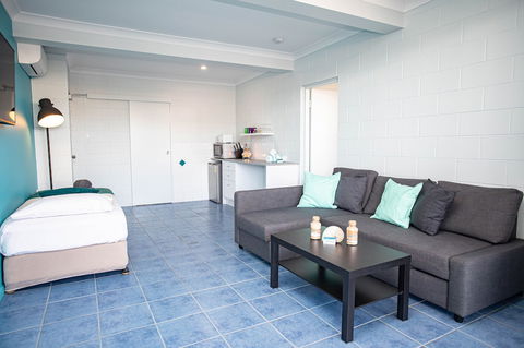 Airlie Sun & Sand Accommodation 2 - Accommodation Whitsundays 1