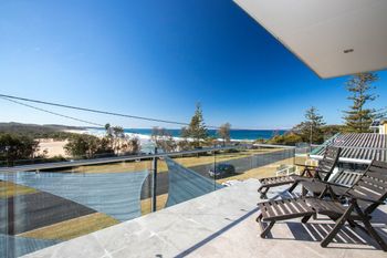 DOLPHIN VIEWS - Accommodation Whitsundays 0