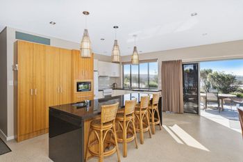 DOLPHIN VIEWS - Accommodation Whitsundays 4