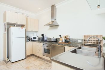 Stylish 2 Bdr Overlooking Parsley Bay H379 - Accommodation Whitsundays 1