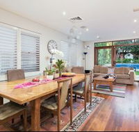 Stunning East Suburb Coastal Home H373 - Accommodation Whitsundays