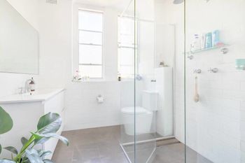 Bright Harbour Side 1 Bedroom Apartment - Accommodation Whitsundays 2