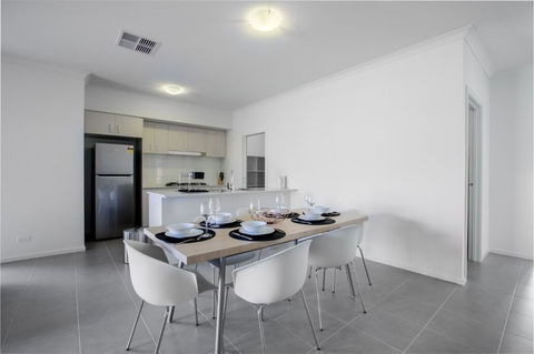 Big Family Fun@ 4 Bedrooms House In Point Cook - Accommodation Whitsundays 2