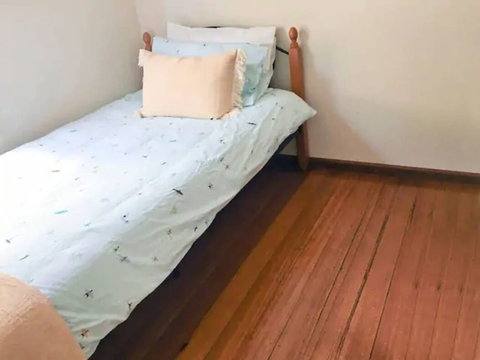 Sun, Beach, Shops, Wifi, Netflix - Accommodation Whitsundays 3