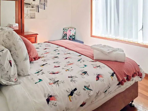 Sun, Beach, Shops, Wifi, Netflix - Accommodation Whitsundays 2