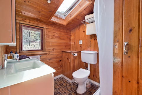 Crackenback Cottage 1884 - Accommodation Whitsundays 4