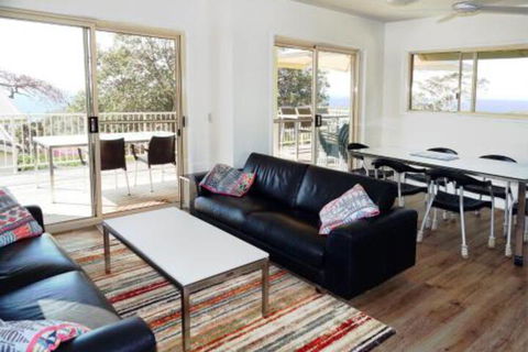 At Cylinder Unit 3 - Accommodation Whitsundays 7