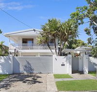 Burleigh Heights - Accommodation Whitsundays