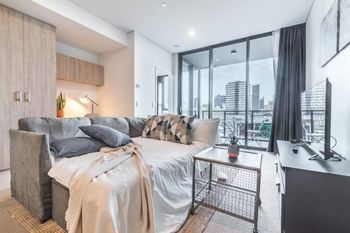 Executive Two Bedroom City Apartment With Views - Accommodation Whitsundays 2