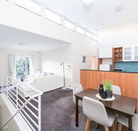 2 Bedroom Balcony Terrace near Kings Cross - Accommodation Whitsundays
