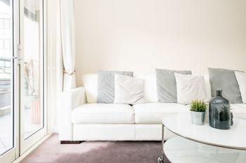 2 Bedroom Balcony Terrace Near Kings Cross - Accommodation Whitsundays 3