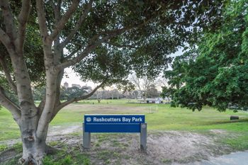 2 Bedroom Balcony Terrace Near Kings Cross - Accommodation Whitsundays 6