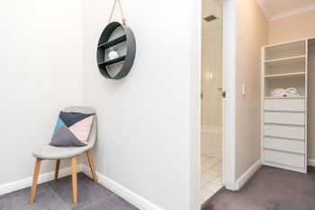 2 Bedroom Balcony Terrace Near Kings Cross - Accommodation Whitsundays 4