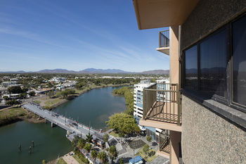 Holiday Inn Townsville - Accommodation Whitsundays 3