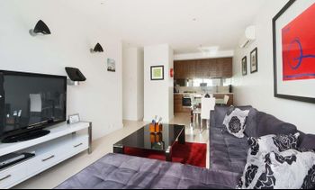 Smart Modern In St. Kilda - Accommodation Whitsundays 0
