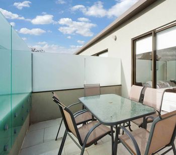 Smart Modern In St. Kilda - Accommodation Whitsundays 5