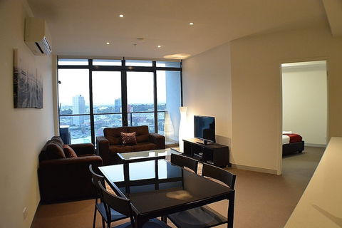 Royal Stays Apartments Southbank - Accommodation Whitsundays 3