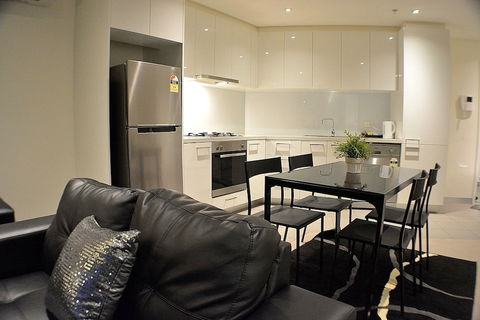 Royal Stays Apartments Southbank - Accommodation Whitsundays 2